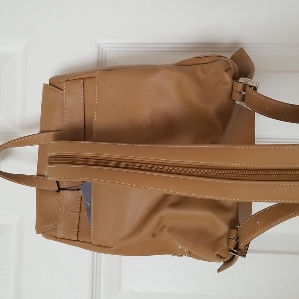 Cherokee Ladies Leather Backpack - Picture 2 of 13